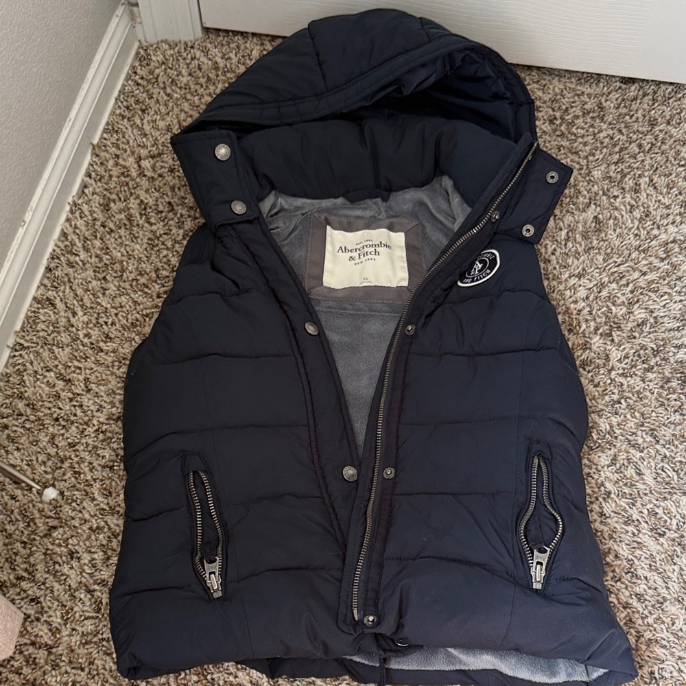 Abercrombie & Fitch Navy Puffer Vest